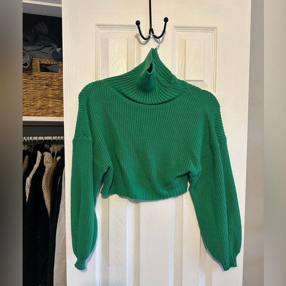 Cropped Green Turtleneck Knit Sweater - Picture 1 of 1